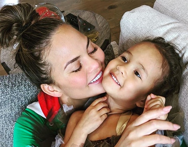 How To Make Staying Home Fun The Chrissy Teigen Way E News